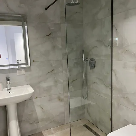 Nina's أوريكوم