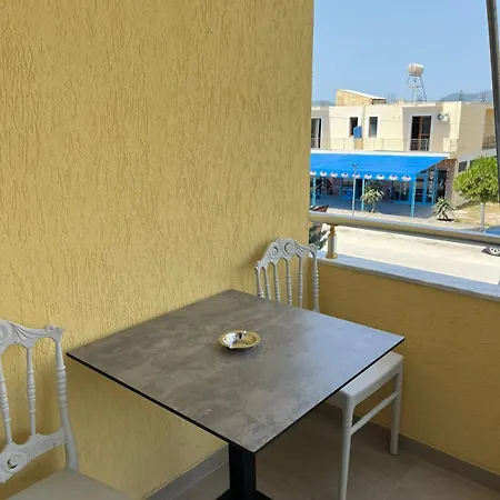 Aparthotel Nina's