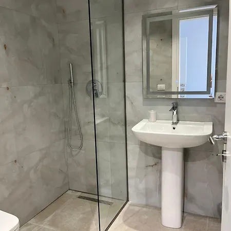 Nina's Apartmanhotel 3*